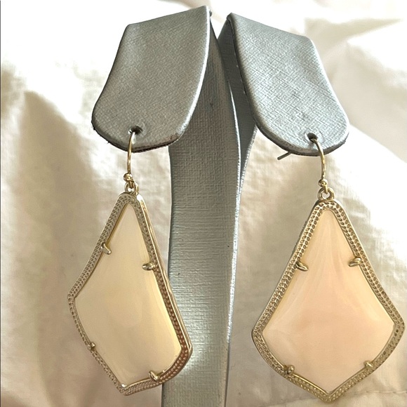 NWT Kendra Scott RARE & Retired Alexandra Earrings White Pearl Yellow Gold W😍W! - Picture 13 of 15